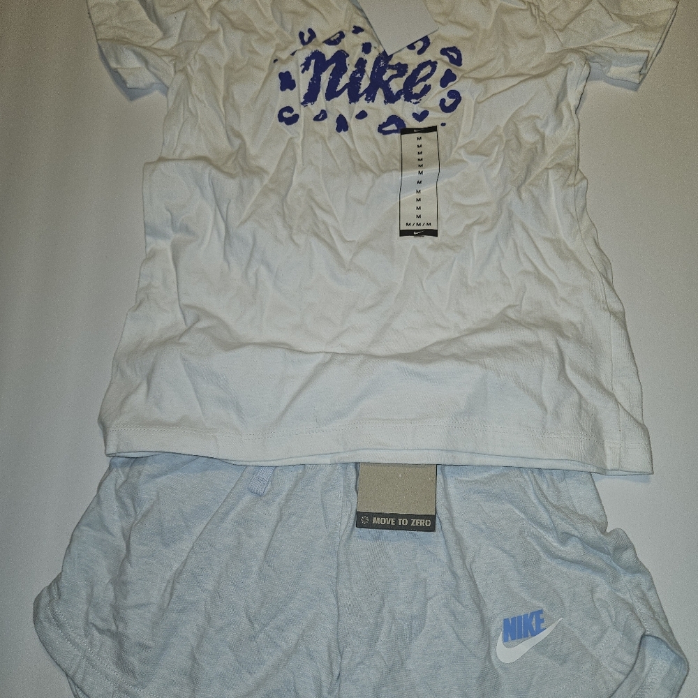 2 Pieces-Nike Sportswear Kids Shorts-Unisex-Top-Nike Little Kids T- shirt Medium